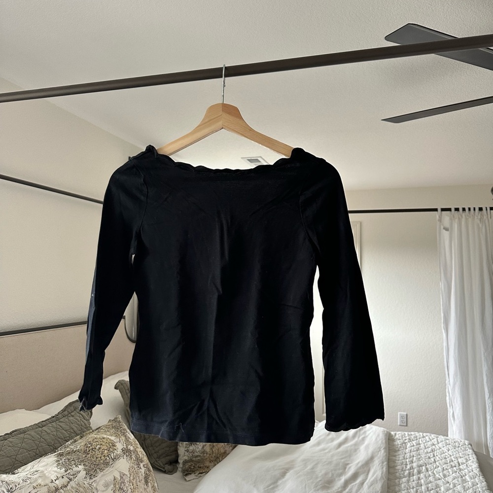 Kate spade black boat neck with scallops tshirt